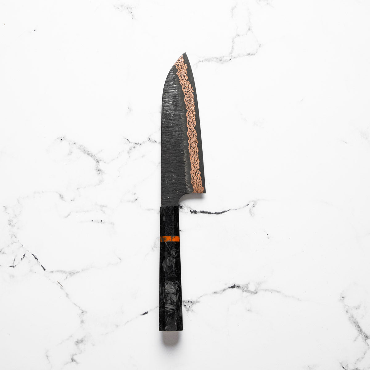 Hatsukokoro Yorokobi Kurouchi SLD Damascus Tsuchime Santoku 180mm - Carbon Fibre